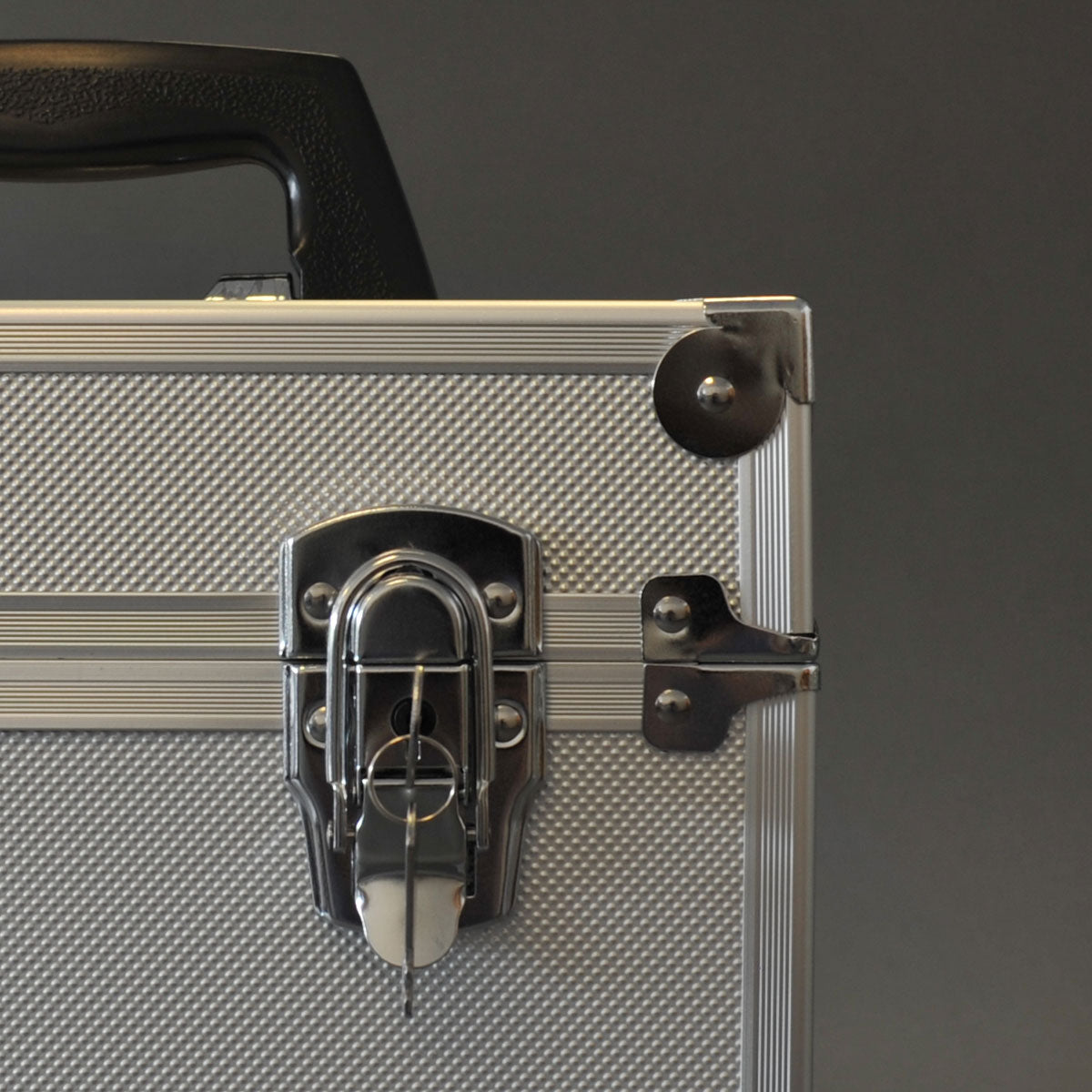 FLIGHTCASE SILBER ALUMINIUMGEHÄUSE FÜR 50 78 U/MIN VINYLSCHALLPLATTEN 10 ZOLL