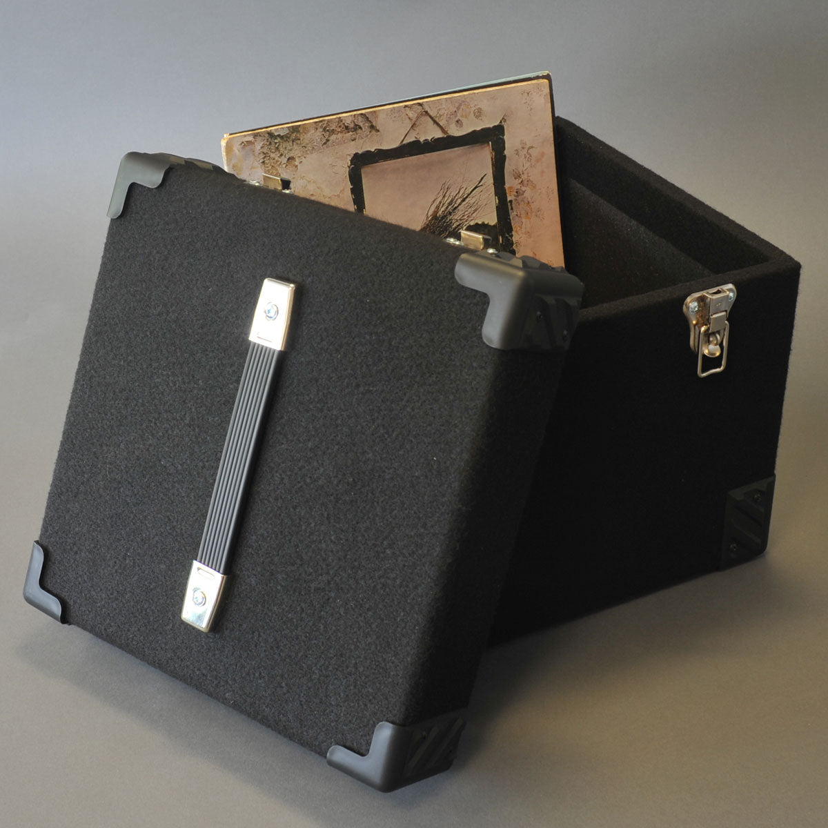 HÖLZERNER KOFFER MIT SCHWARZEM STOFF BEZOGEN FÜR 100 12-ZOLL-LP-SCHALLPLATTEN MIT 33 U/MIN