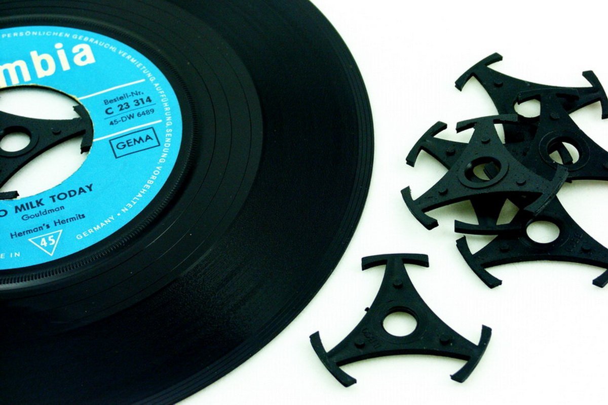 ADAPTADORES PARA VINILO 45 RPM CON AGUJERO GRANDE (50 uds.)